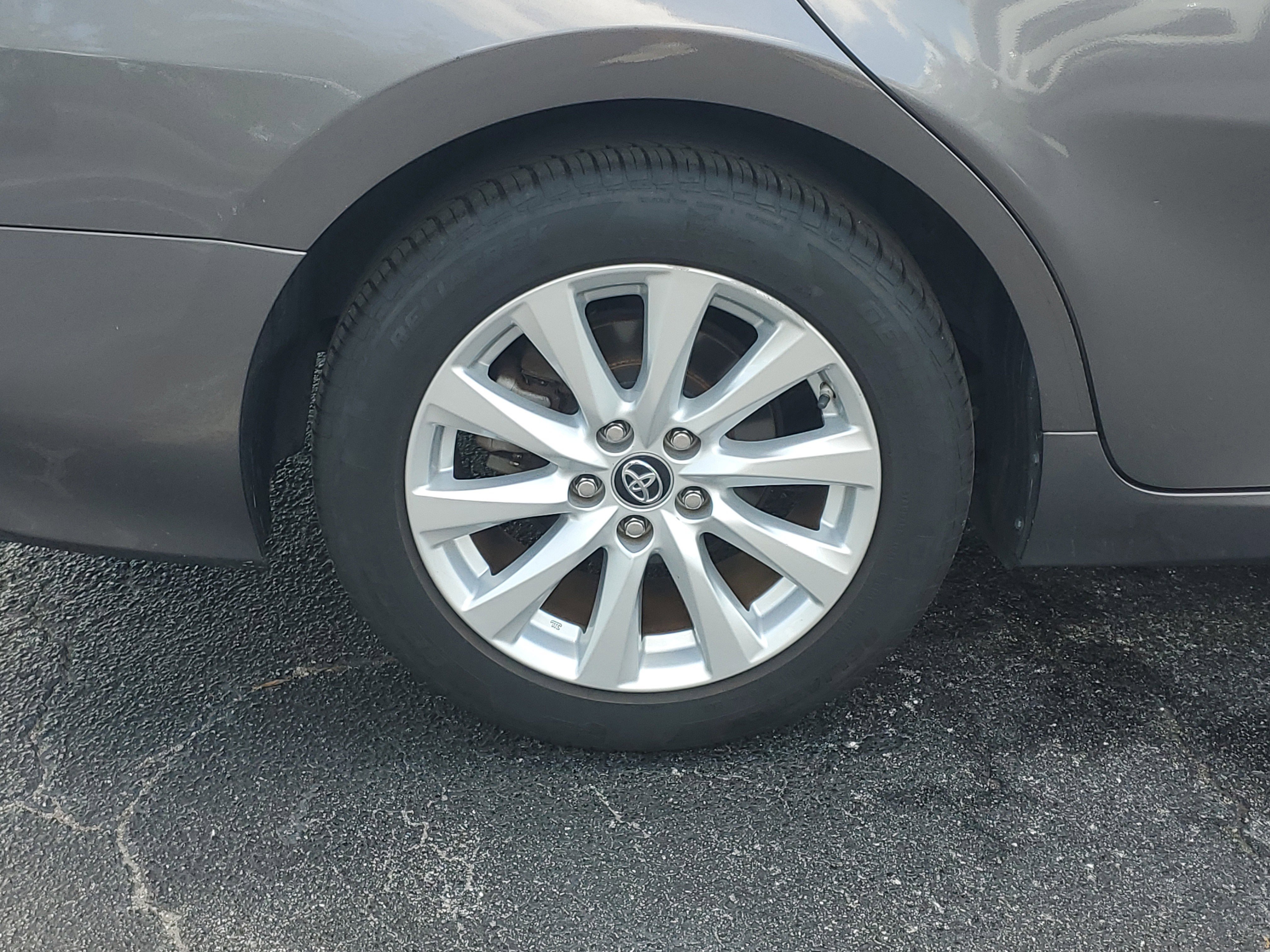 Certified 2018 Toyota Camry LE w/ Convenience Package image 8