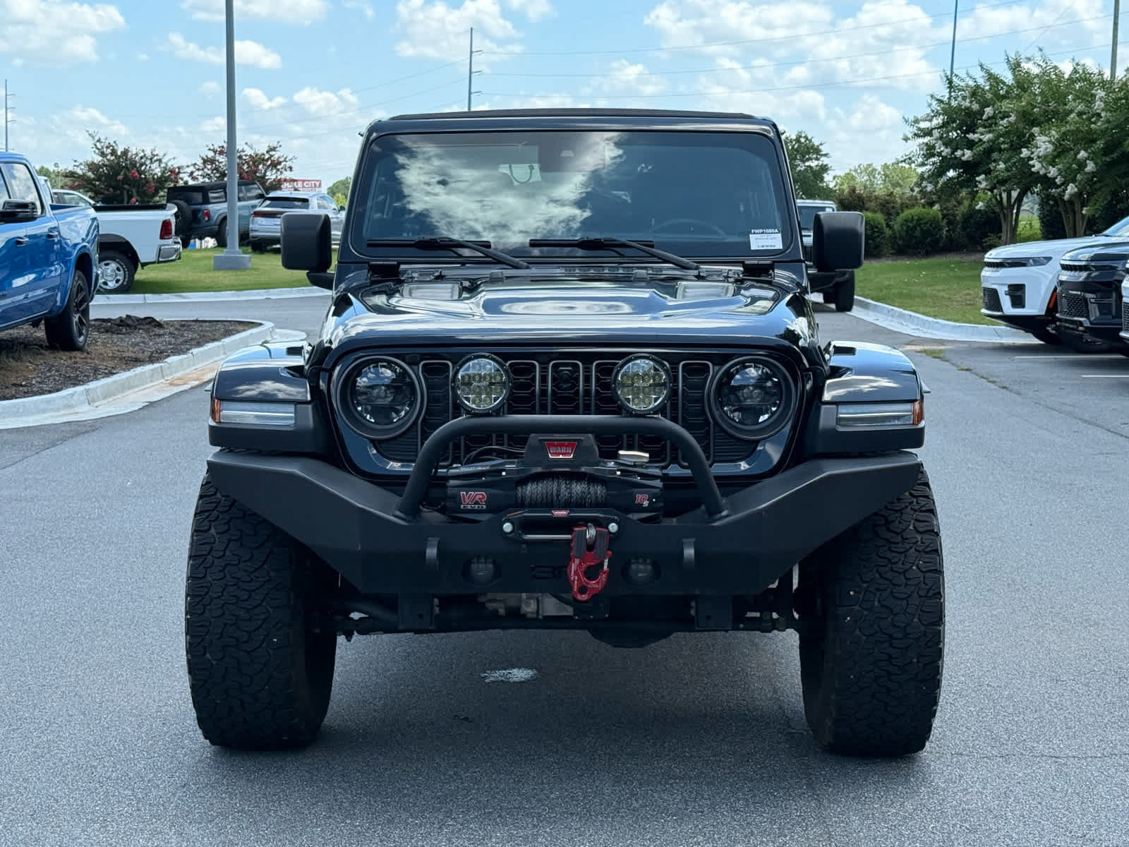 Used 2024 Jeep Wrangler Unlimited Rubicon AWD/4WD image 8