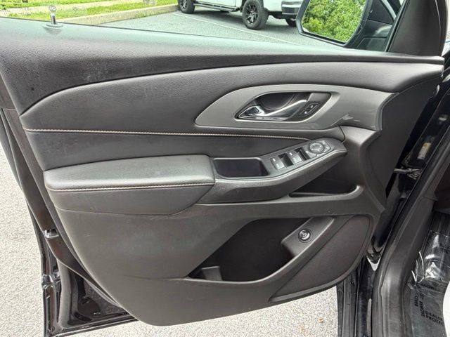 Used 2021 Chevrolet Traverse LT w/ LPO, Floor Liner Package AWD/4WD image 25