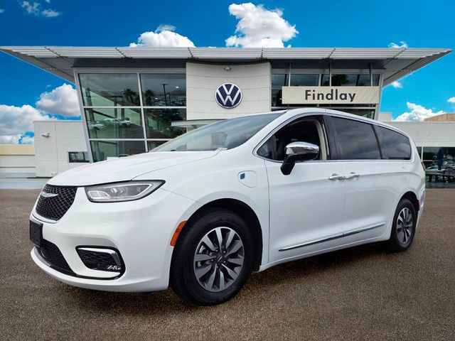 Used 2023 Chrysler Pacifica Limited FWD image 2