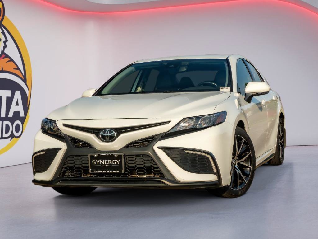 Used 2024 Toyota Camry SE FWD image 1
