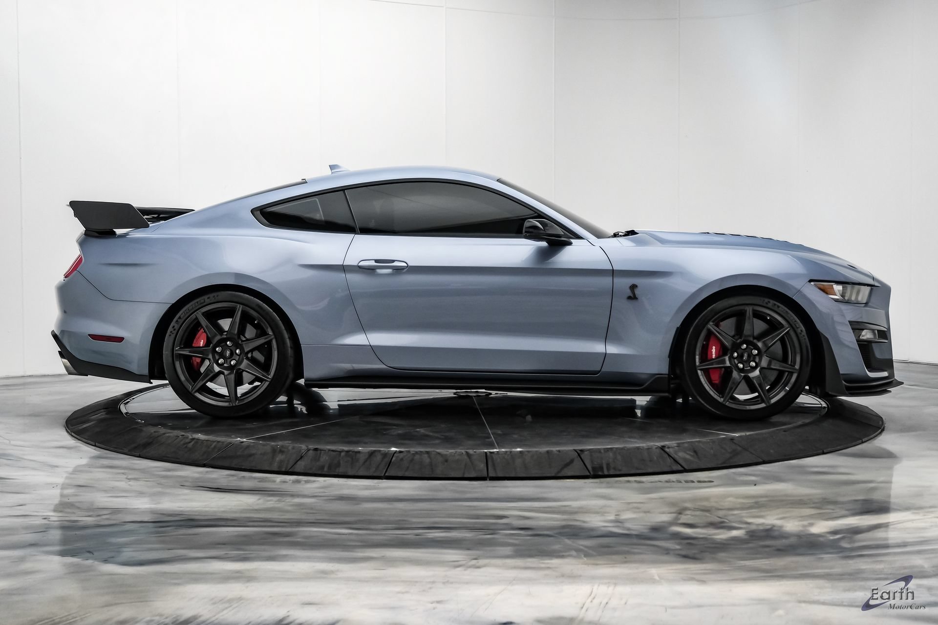 Used 2022 Ford Mustang Shelby GT500 w/ Carbon Fiber Track Pack RWD image 24