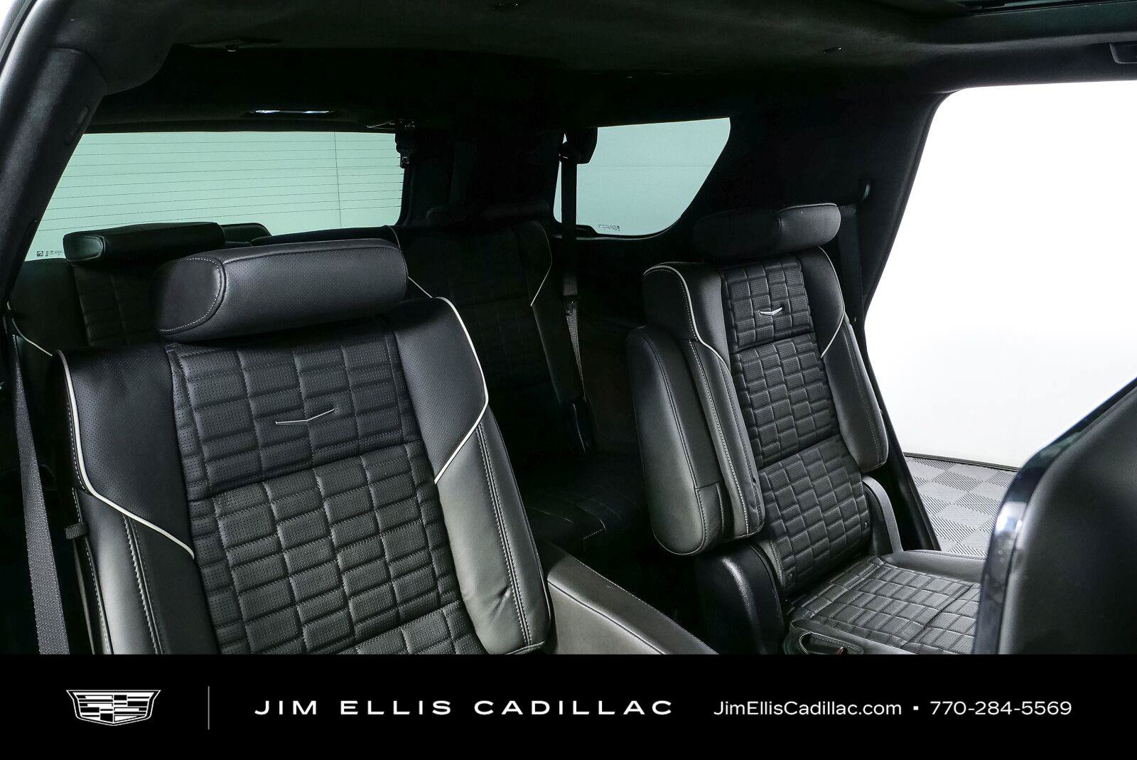 Used 2025 Cadillac Escalade Sport Platinum w/ LPO, ONYX Package AWD/4WD image 23