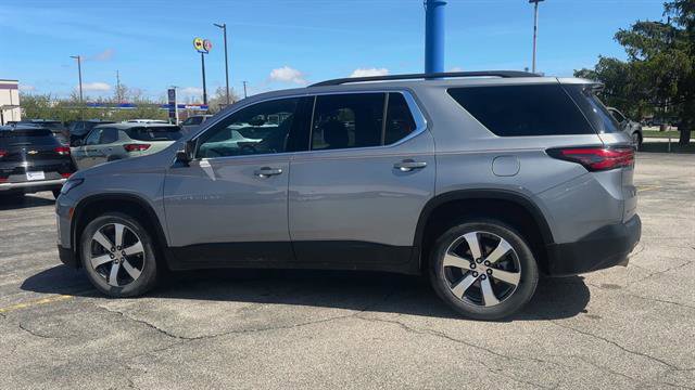 Used 2023 Chevrolet Traverse LT w/ LT Premium Package AWD/4WD image 6