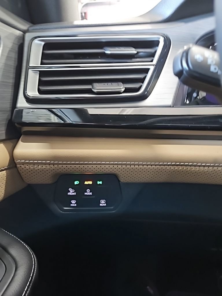 New 2026 Volkswagen Atlas Cross Sport SE image 35