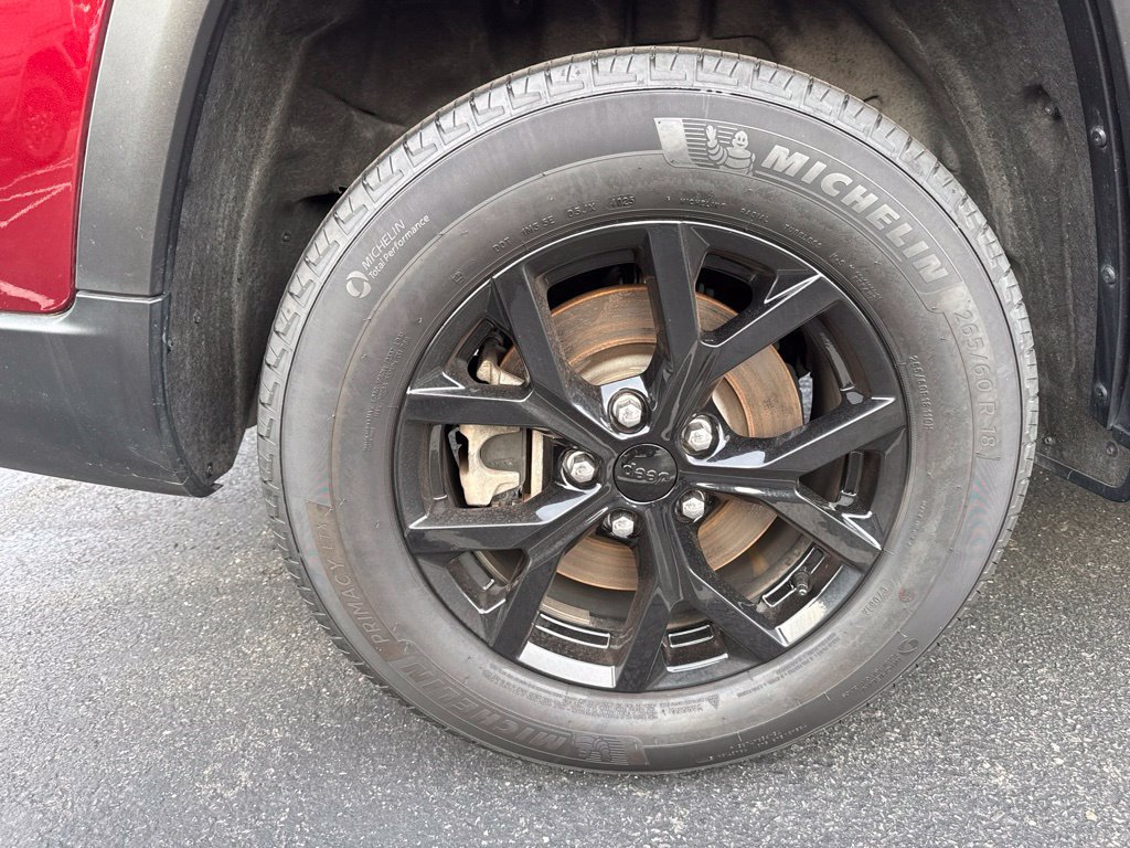 Certified 2025 Jeep Grand Cherokee L Altitude AWD/4WD image 9