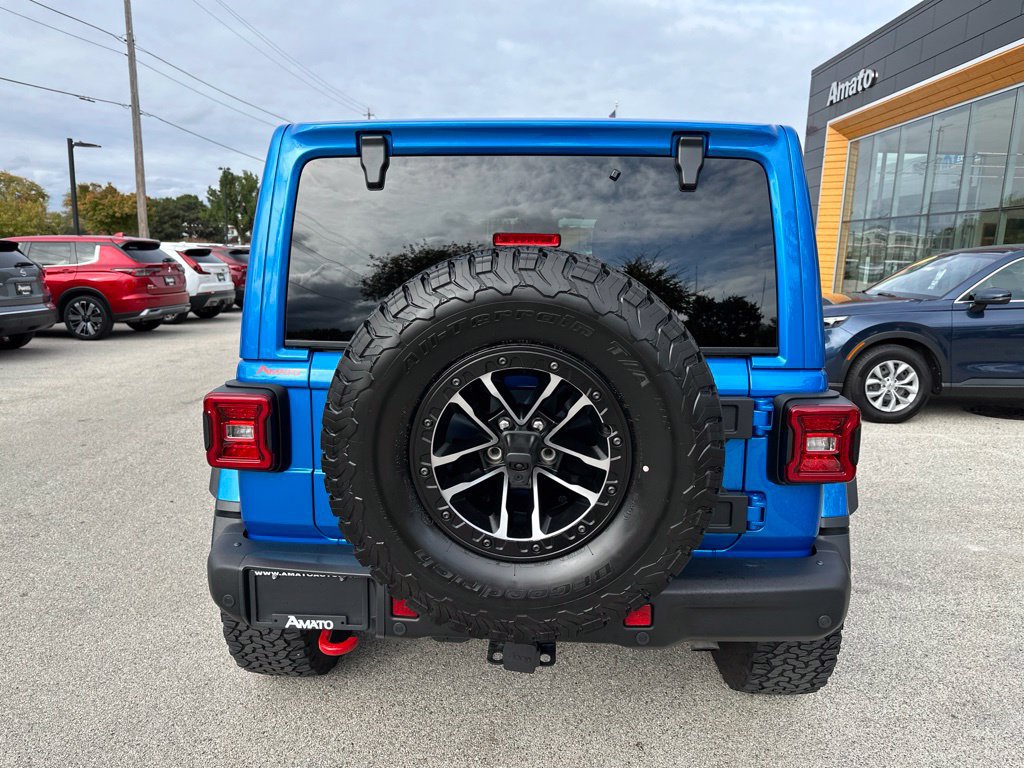 Used 2024 Jeep Wrangler Unlimited Rubicon AWD/4WD image 9