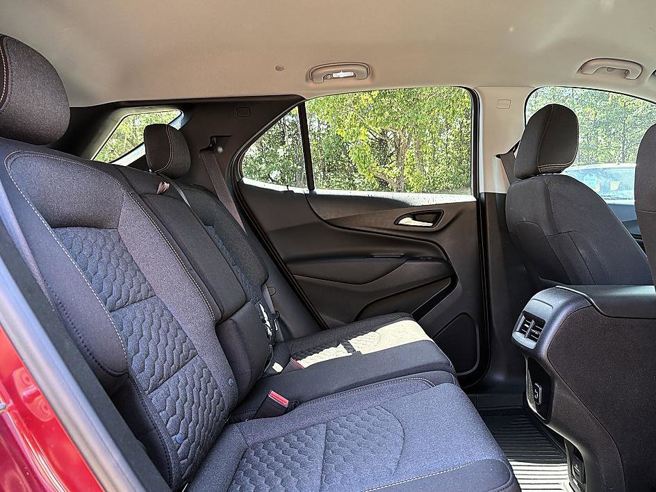 Used 2020 Chevrolet Equinox LT FWD image 12
