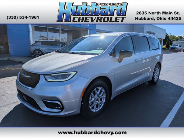 Used 2024 Chrysler Pacifica Touring-L