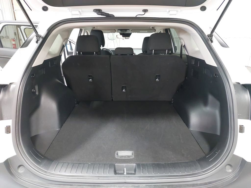 Used 2025 Kia Sportage LX image 12