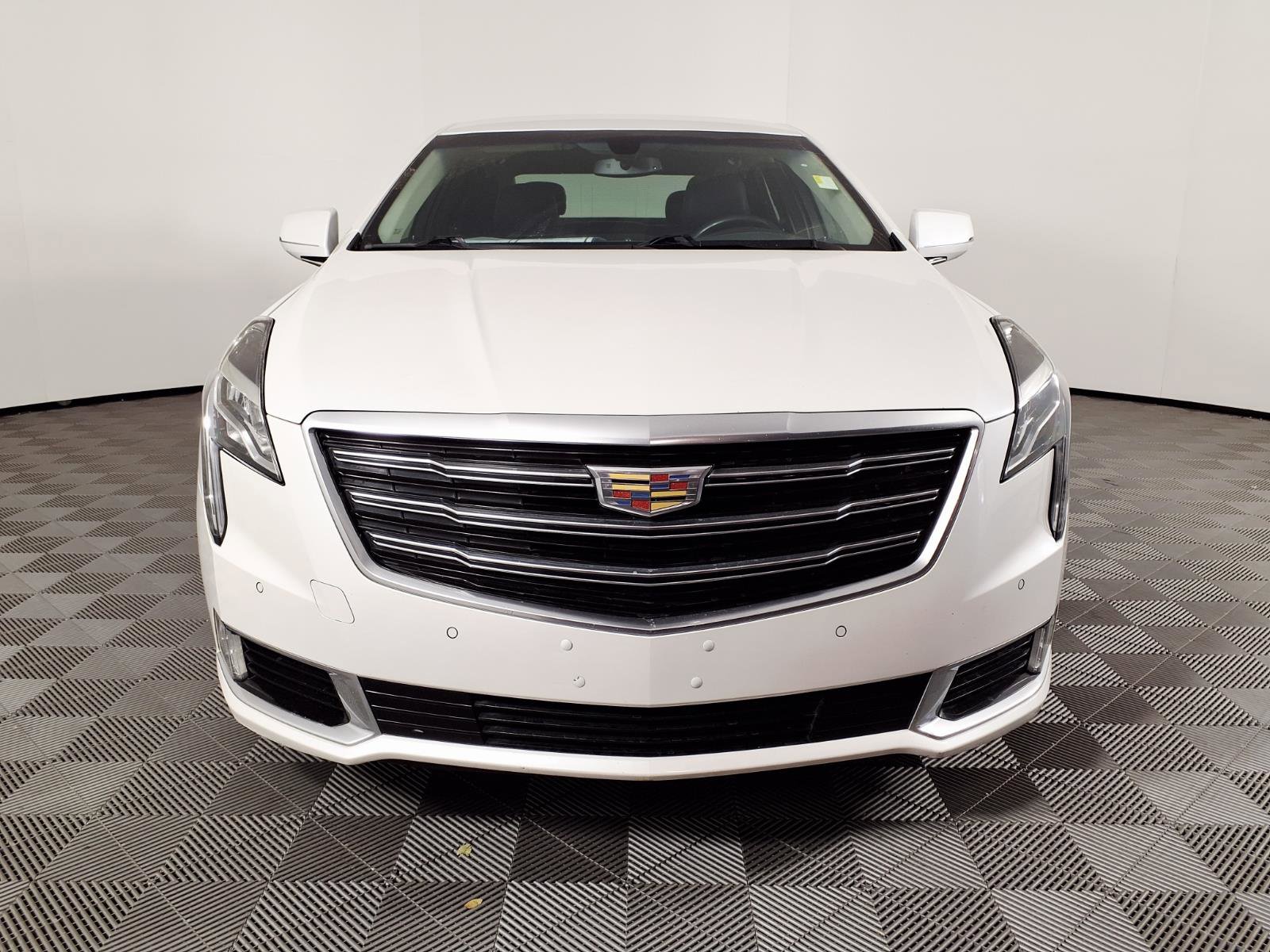 Used 2019 Cadillac XTS Luxury FWD image 2