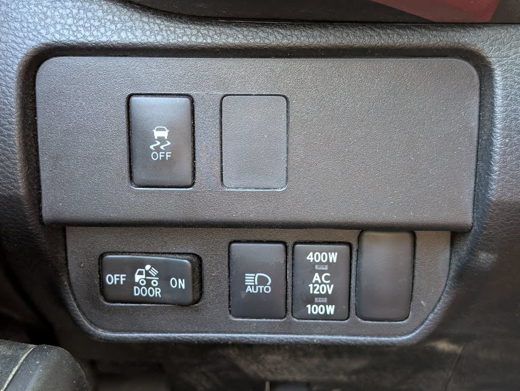Used 2020 Toyota Tacoma TRD Off-Road AWD/4WD image 18