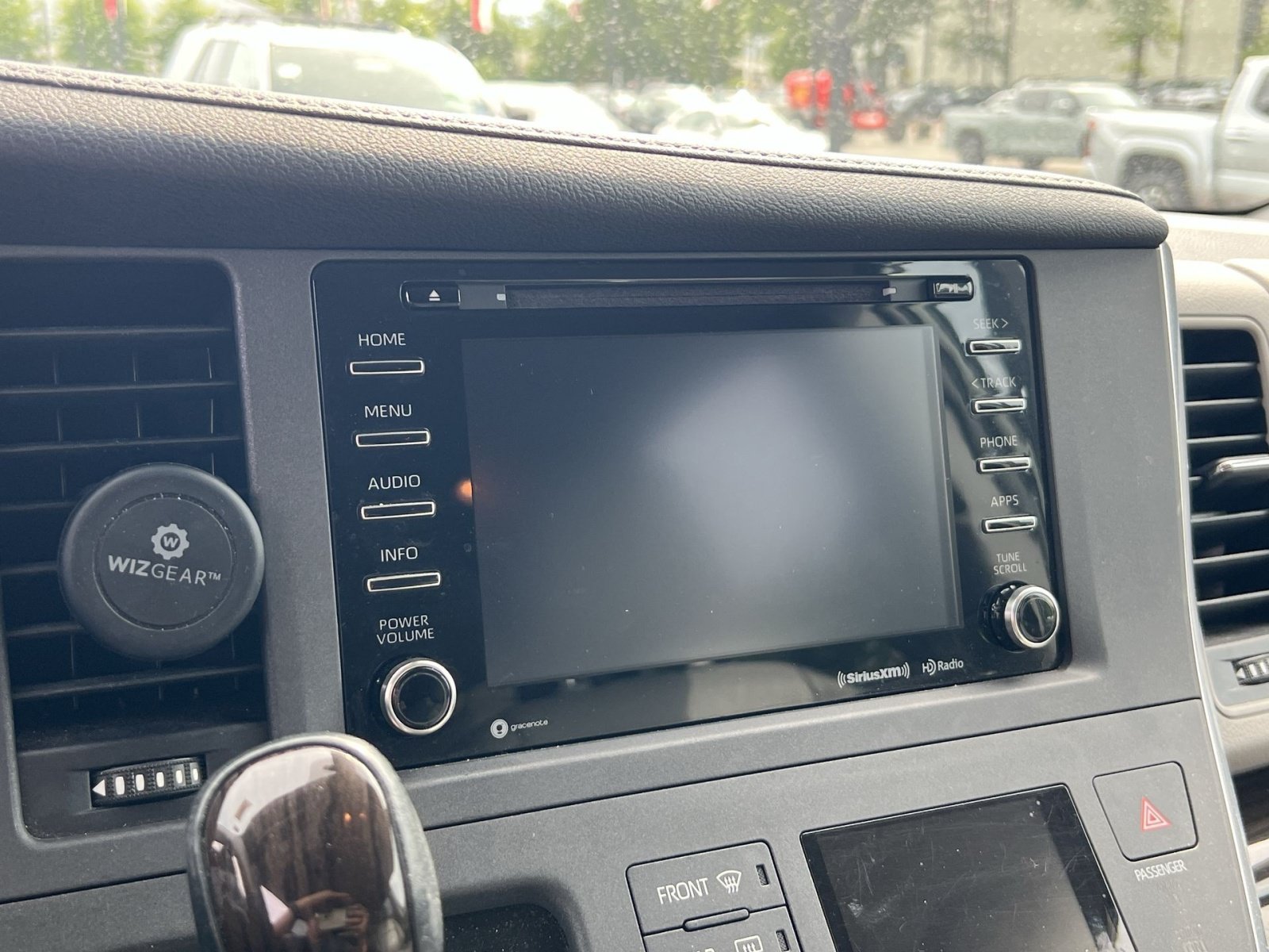 Used 2018 Toyota Sienna XLE FWD image 16