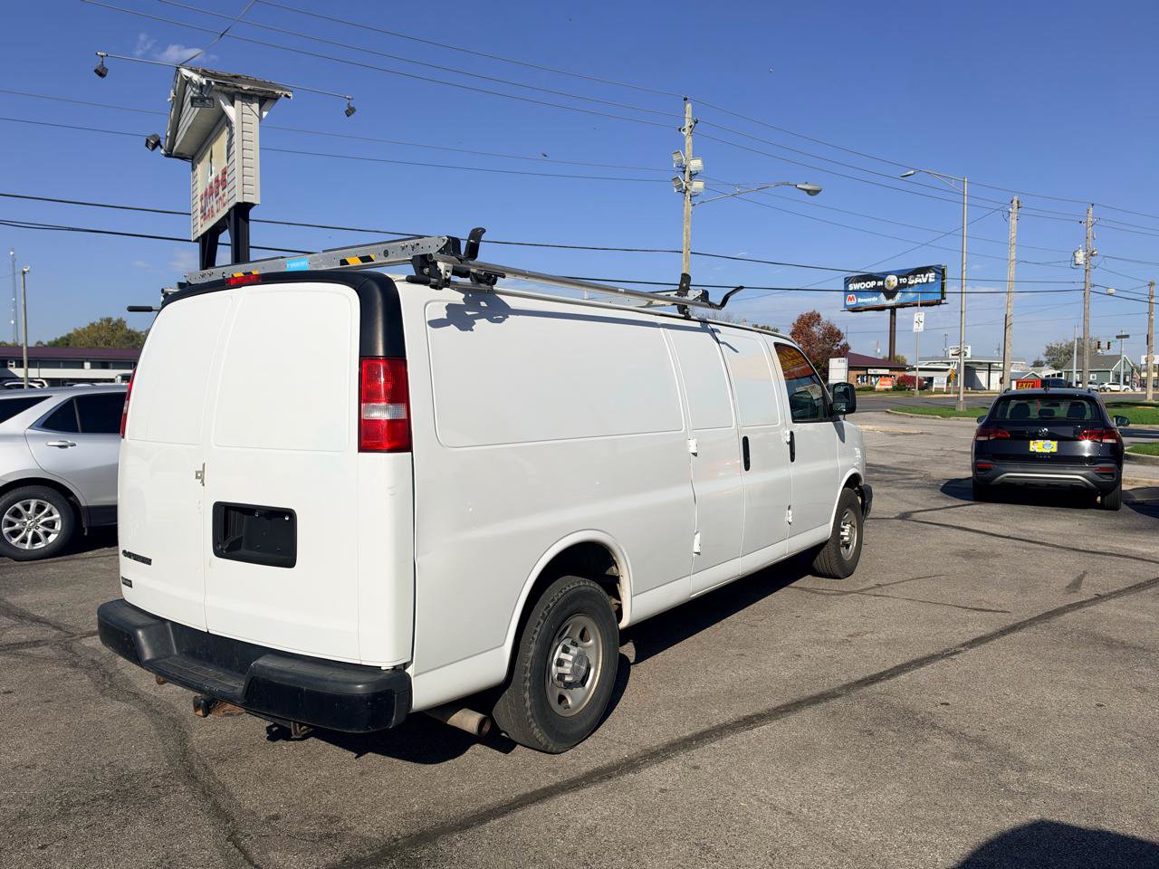 Used 2019 Chevrolet Express 2500 Extended w/ Communications Package RWD image 8