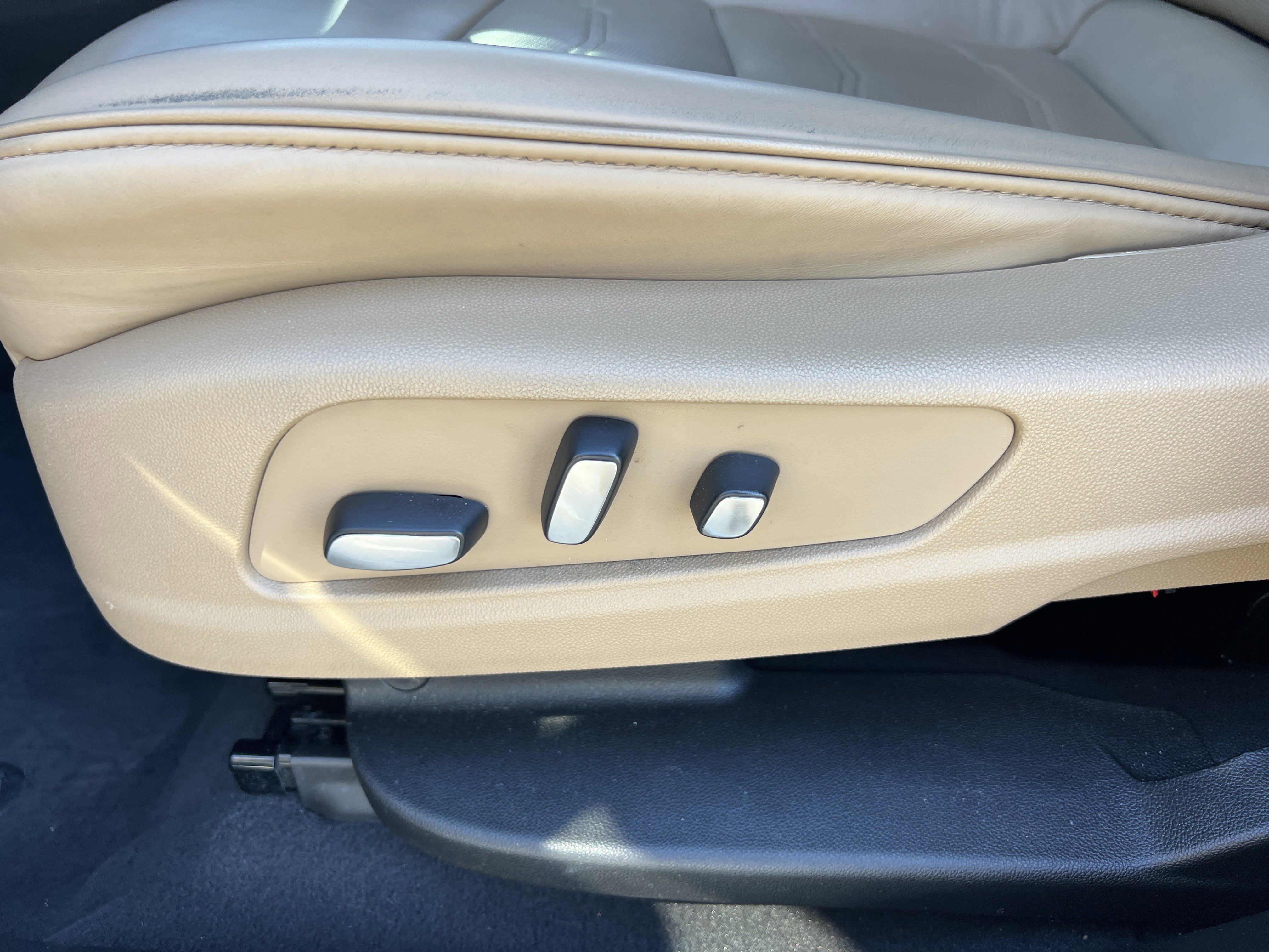 Used 2021 Cadillac XT6 Premium Luxury w/ Platinum Package image 28