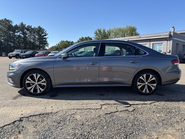 Used 2021 Volkswagen Passat 2.0T SE image 4
