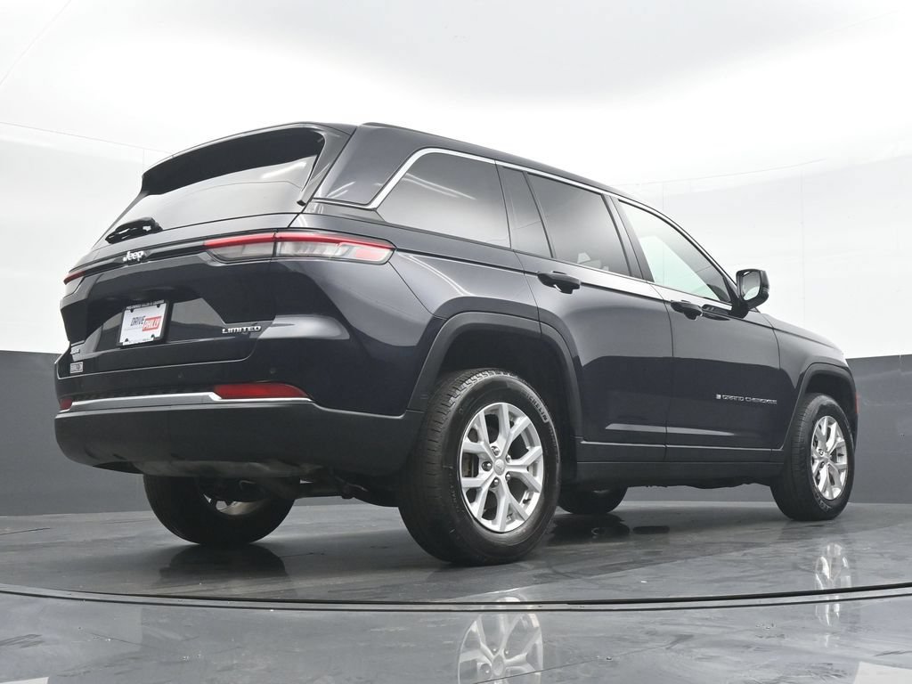 Used 2023 Jeep Grand Cherokee Limited AWD/4WD image 30