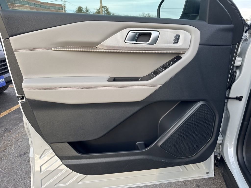 New 2026 Ford Explorer Active w/ Active Comfort Package image 11