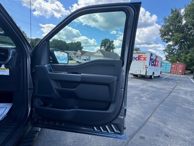 New 2025 Ford F150 XLT w/ Equipment Group 302A MID AWD/4WD image 31