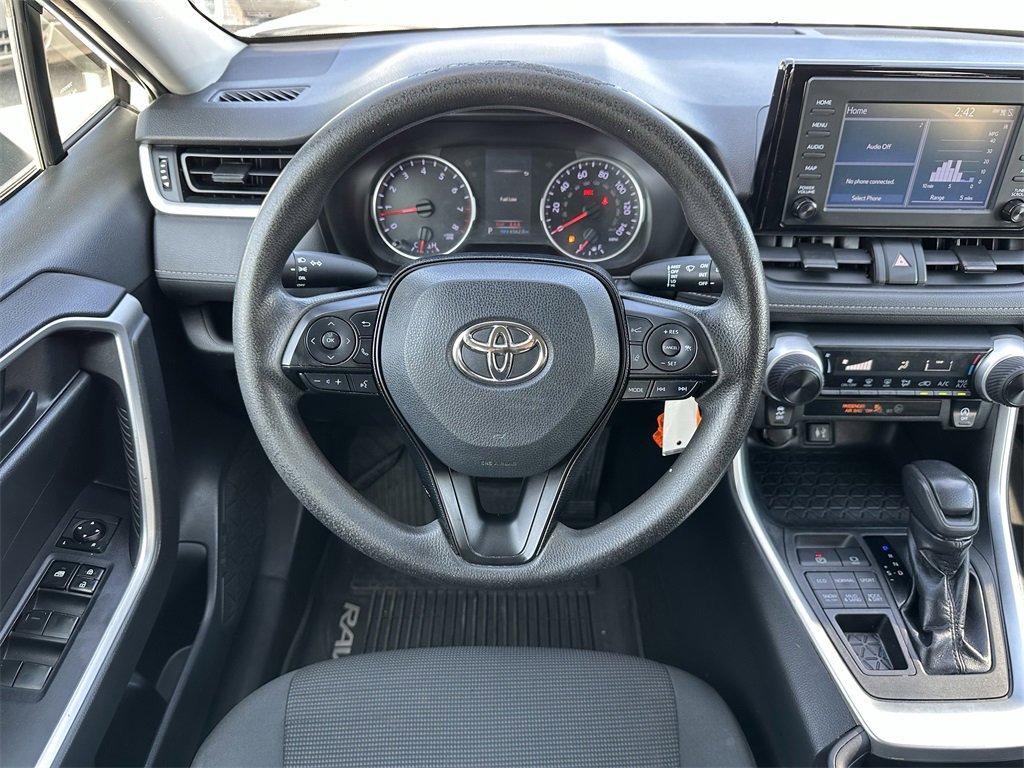 Used 2019 Toyota RAV4 LE image 12