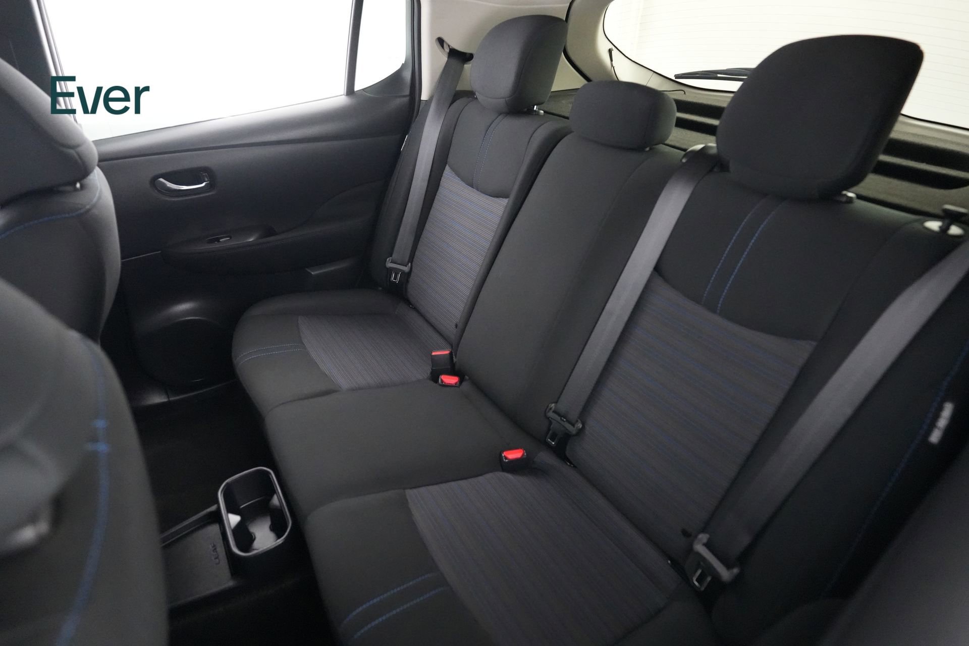 Used 2025 Nissan Leaf S image 24