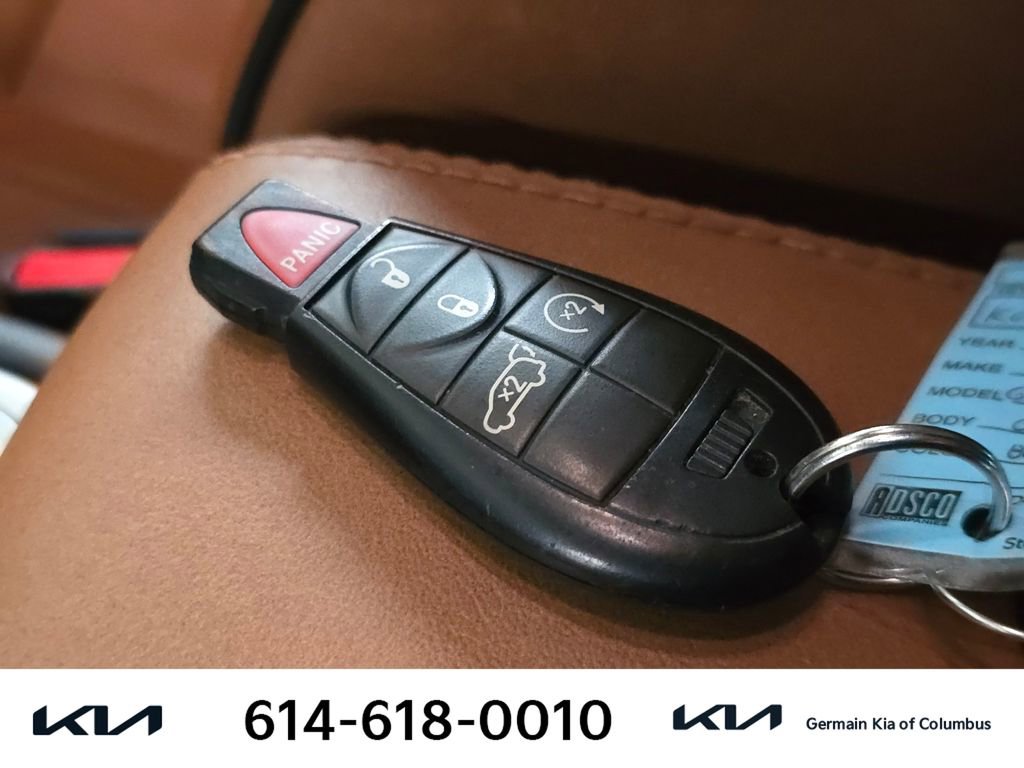 Used 2012 Jeep Grand Cherokee Overland Summit image 34