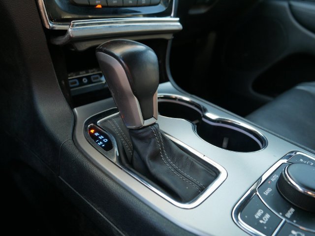 Used 2020 Jeep Grand Cherokee Overland AWD/4WD image 29