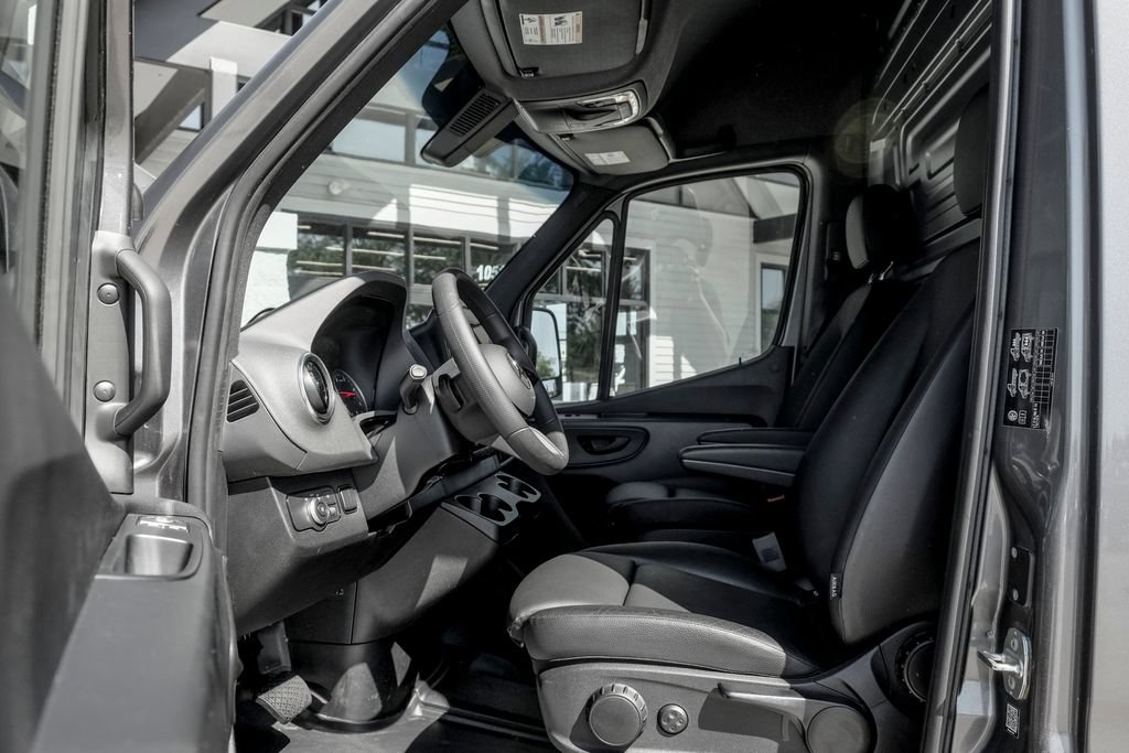 Used 2025 Mercedes-Benz Sprinter 3500 image 13