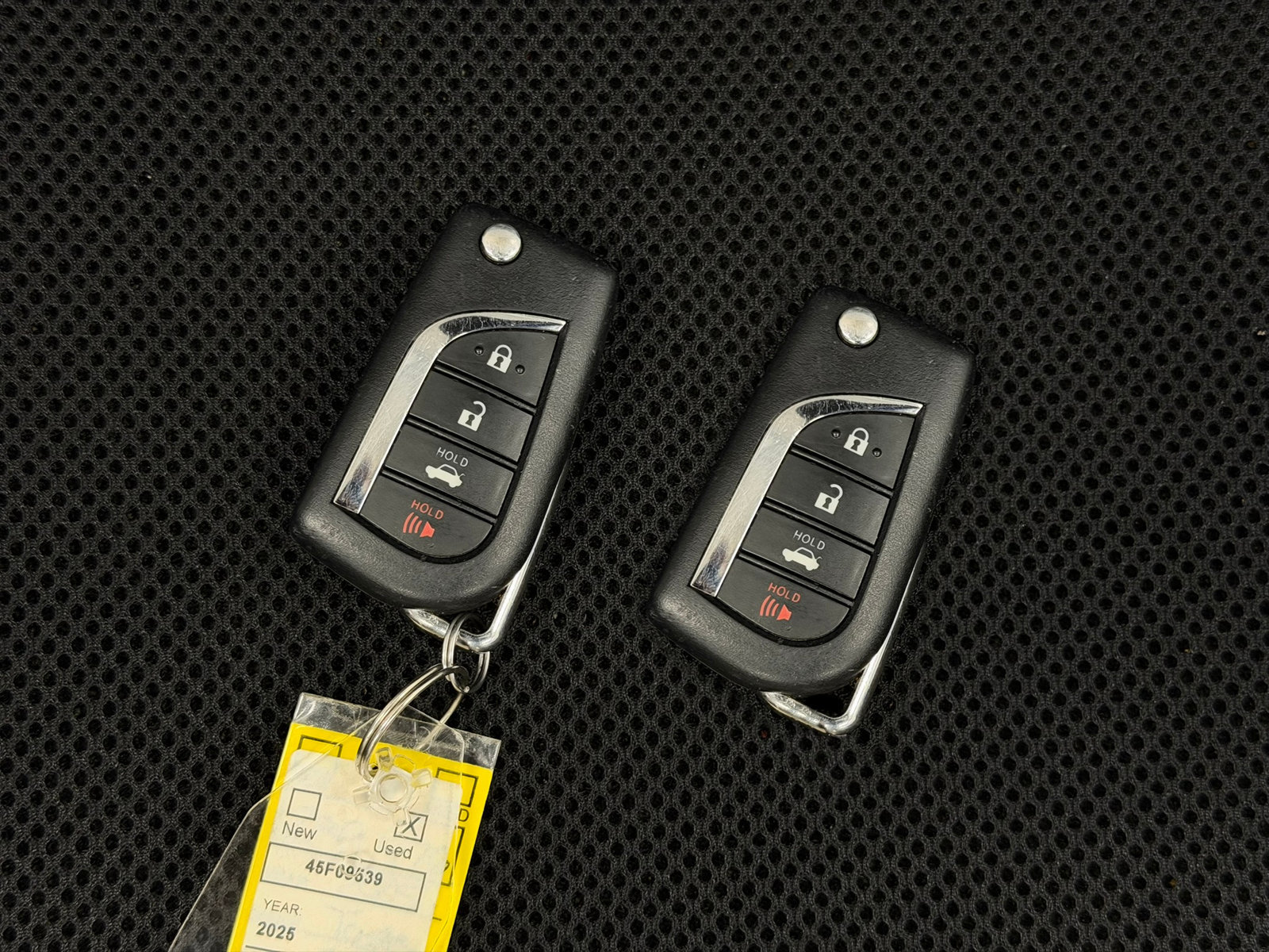 Used 2025 Toyota Corolla LE FWD image 9