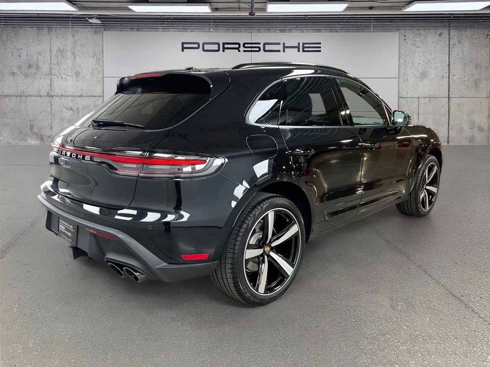 Certified 2026 Porsche Macan AWD/4WD image 9