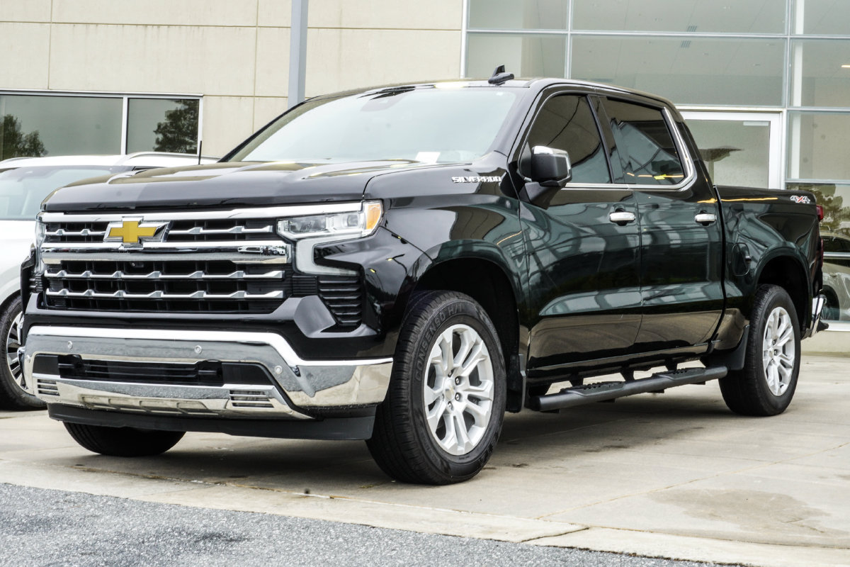 Used 2023 Chevrolet Silverado 1500 LTZ AWD/4WD image 9