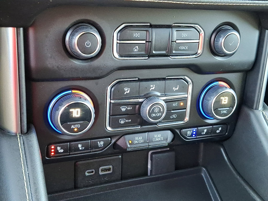 Used 2023 Chevrolet Suburban Premier image 28