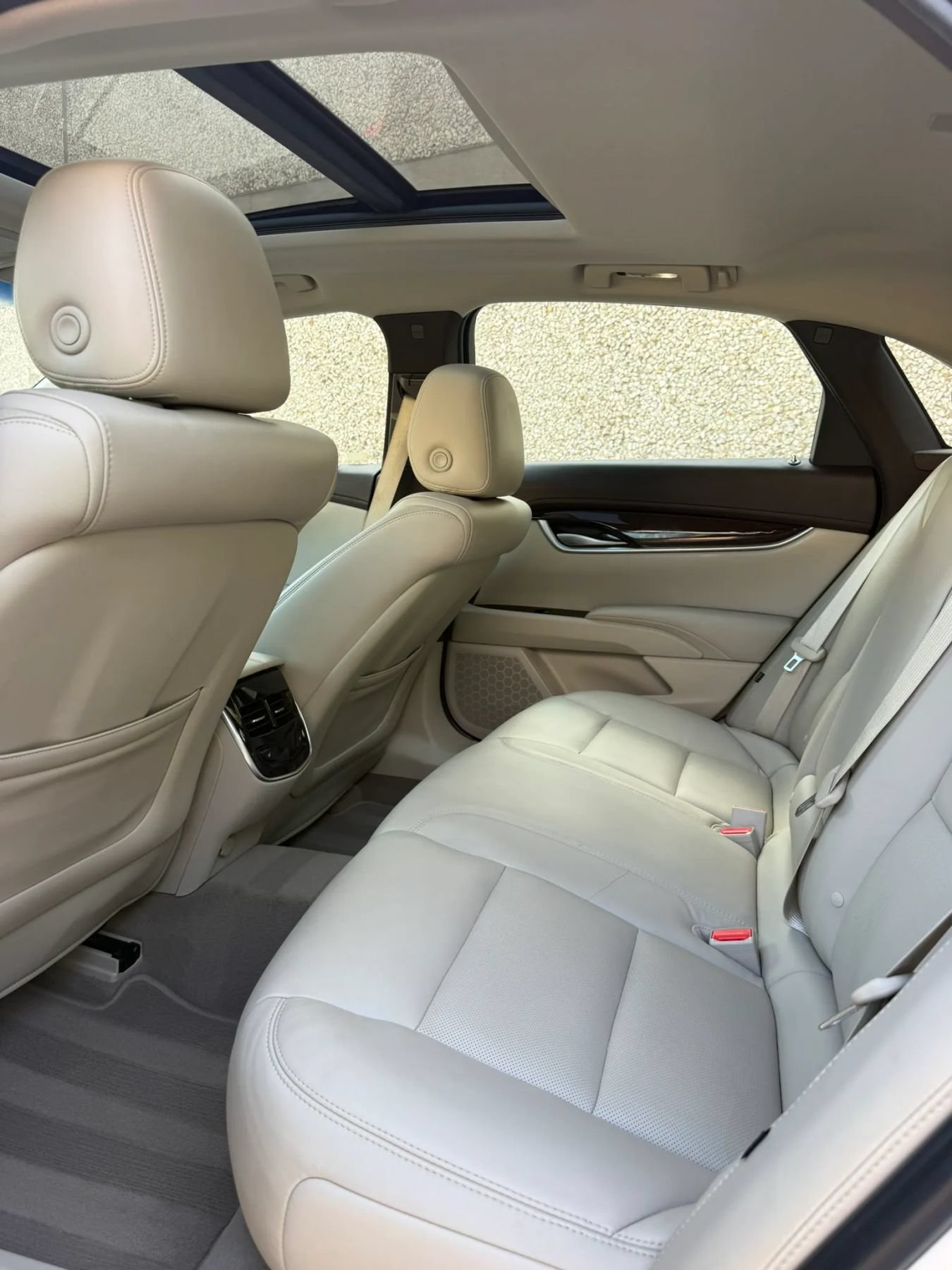 Used 2015 Cadillac XTS Luxury w/ Driver Awareness Package FWD image 10