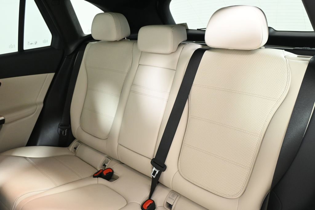 Certified 2026 Mercedes-Benz GLC 300 4MATIC image 4