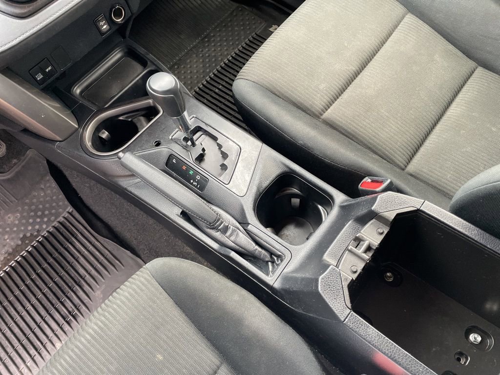 Used 2018 Toyota RAV4 LE w/ All Weather Liner Package AWD/4WD image 9