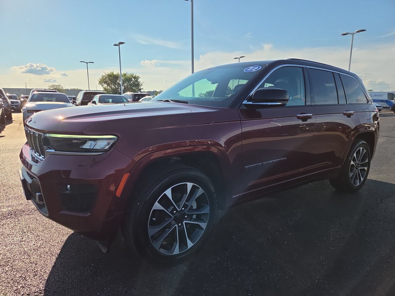 Used 2022 Jeep Grand Cherokee Overland w/ Advanced Protech Group III AWD/4WD image 3