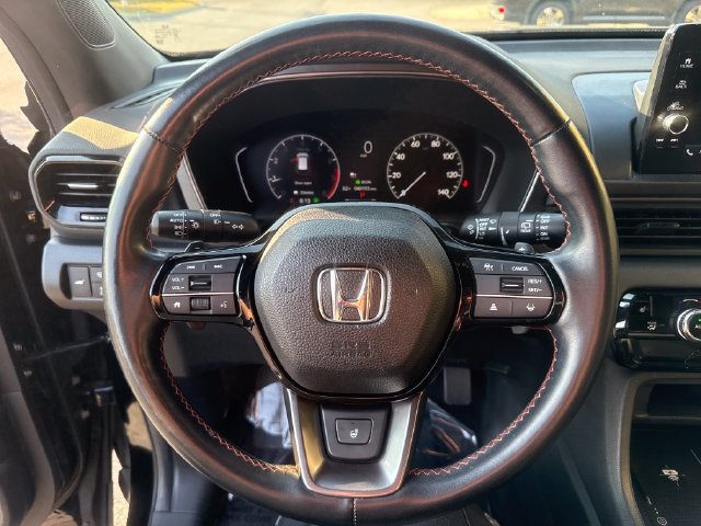 Used 2024 Honda Pilot TrailSport image 11