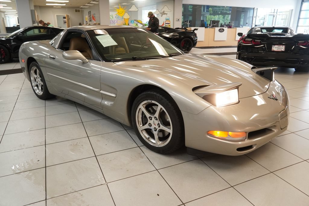 Used 2002 Chevrolet Corvette Coupe w/ Preferred Equipment Group1 RWD image 14