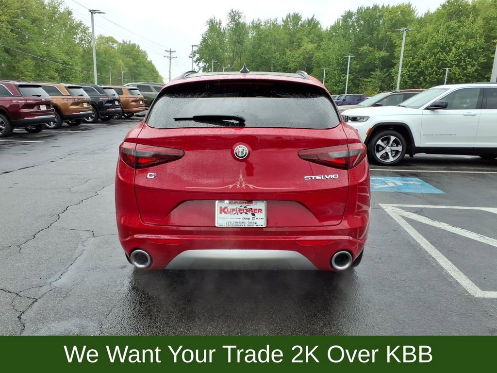 Used 2023 Alfa Romeo Stelvio Ti Lusso w/ Quick Order Package 22X Lusso AWD/4WD image 7