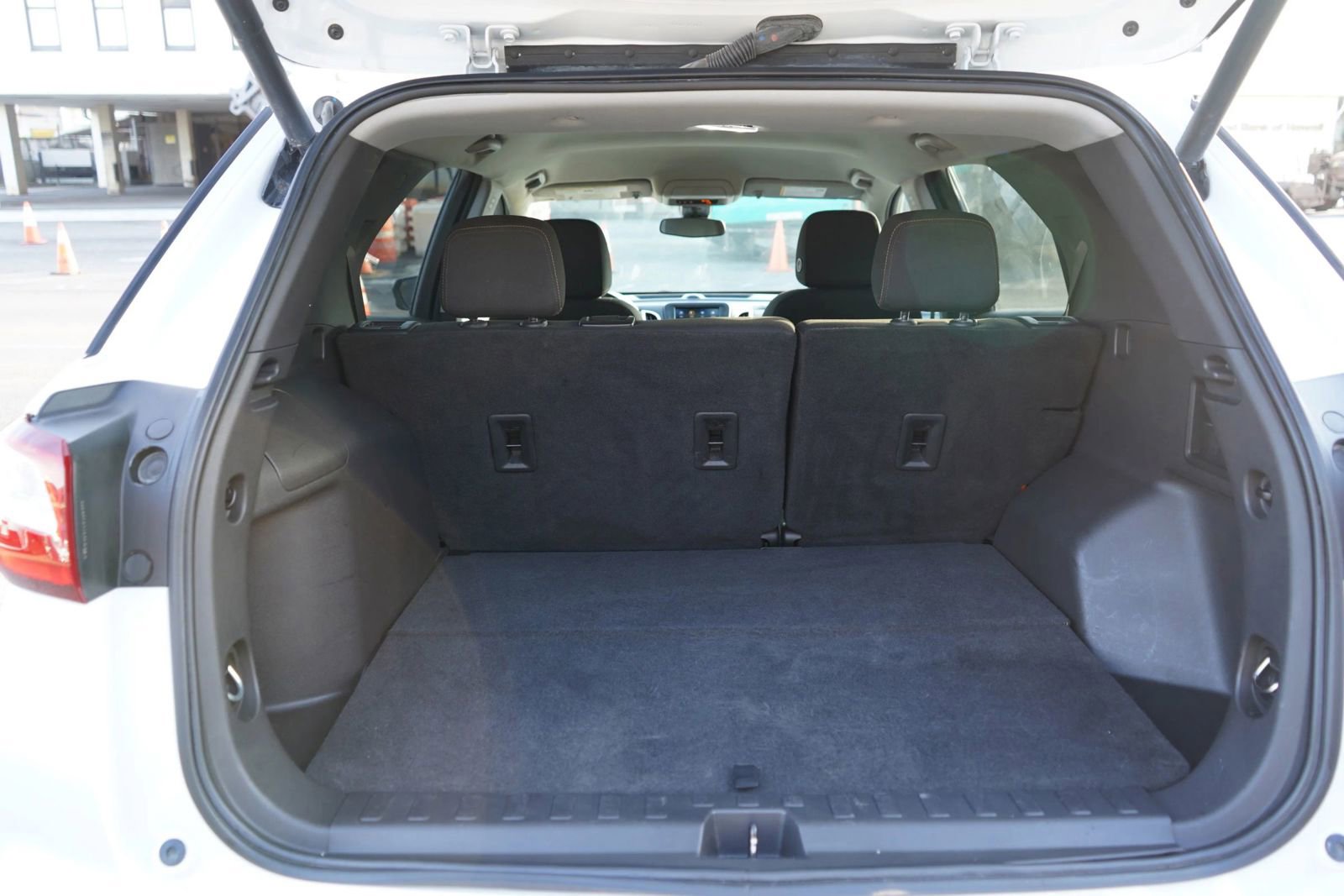 Used 2021 Chevrolet Equinox LT FWD image 25