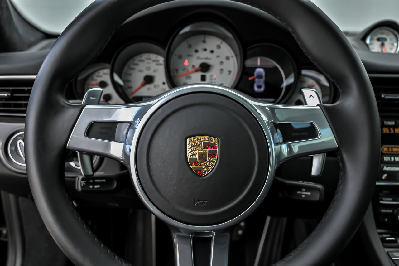 Used 2016 Porsche 911 Turbo image 31