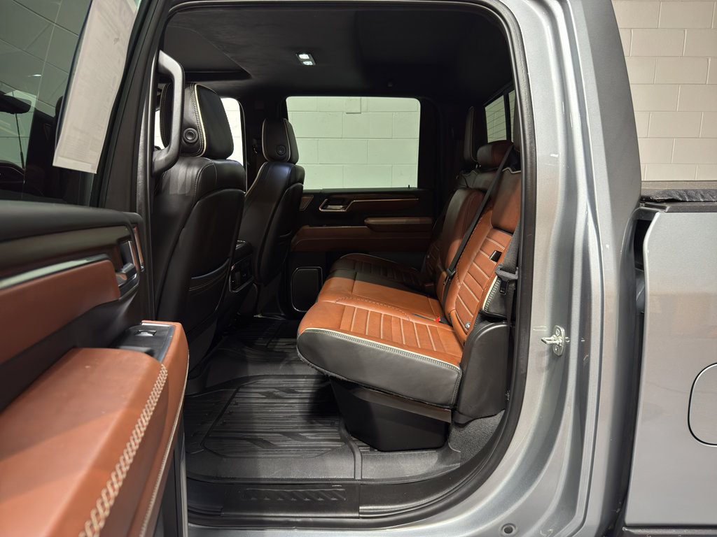 Used 2025 GMC Sierra 3500 Denali Ultimate image 14