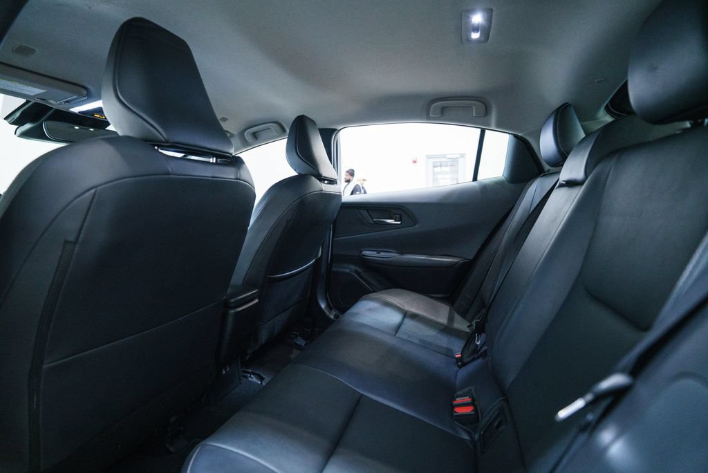 Used 2025 Toyota Prius XLE FWD image 34