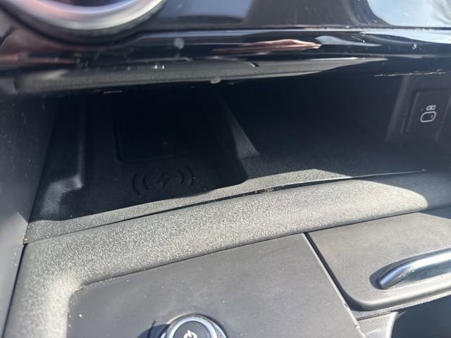 Used 2023 Land Rover Discovery S image 23