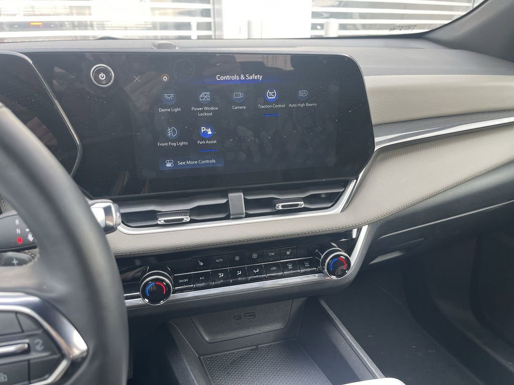 Used 2025 Chevrolet Equinox LT w/ Convenience Package II image 26