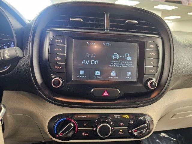 Used 2020 Kia Soul LX FWD image 14