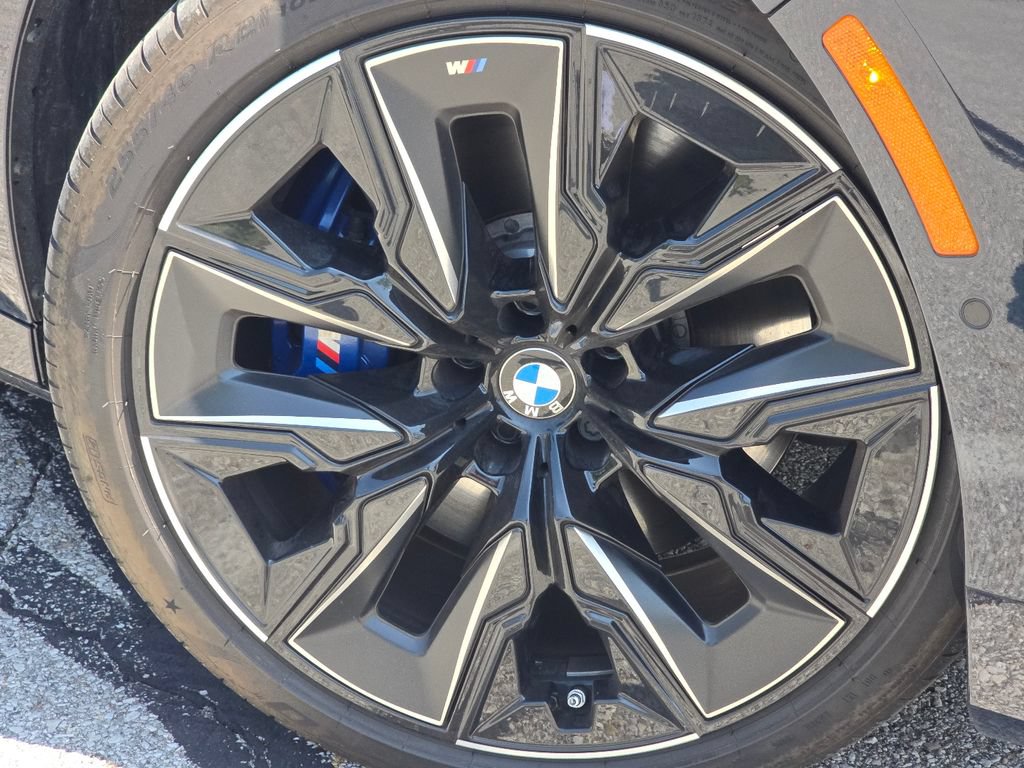 Used 2024 BMW 760i xDrive AWD/4WD image 10