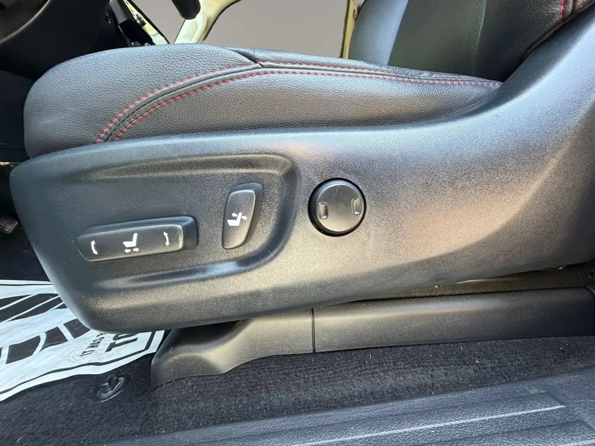 Used 2020 Toyota 4Runner Venture w/ Moonroof Package AWD/4WD image 35
