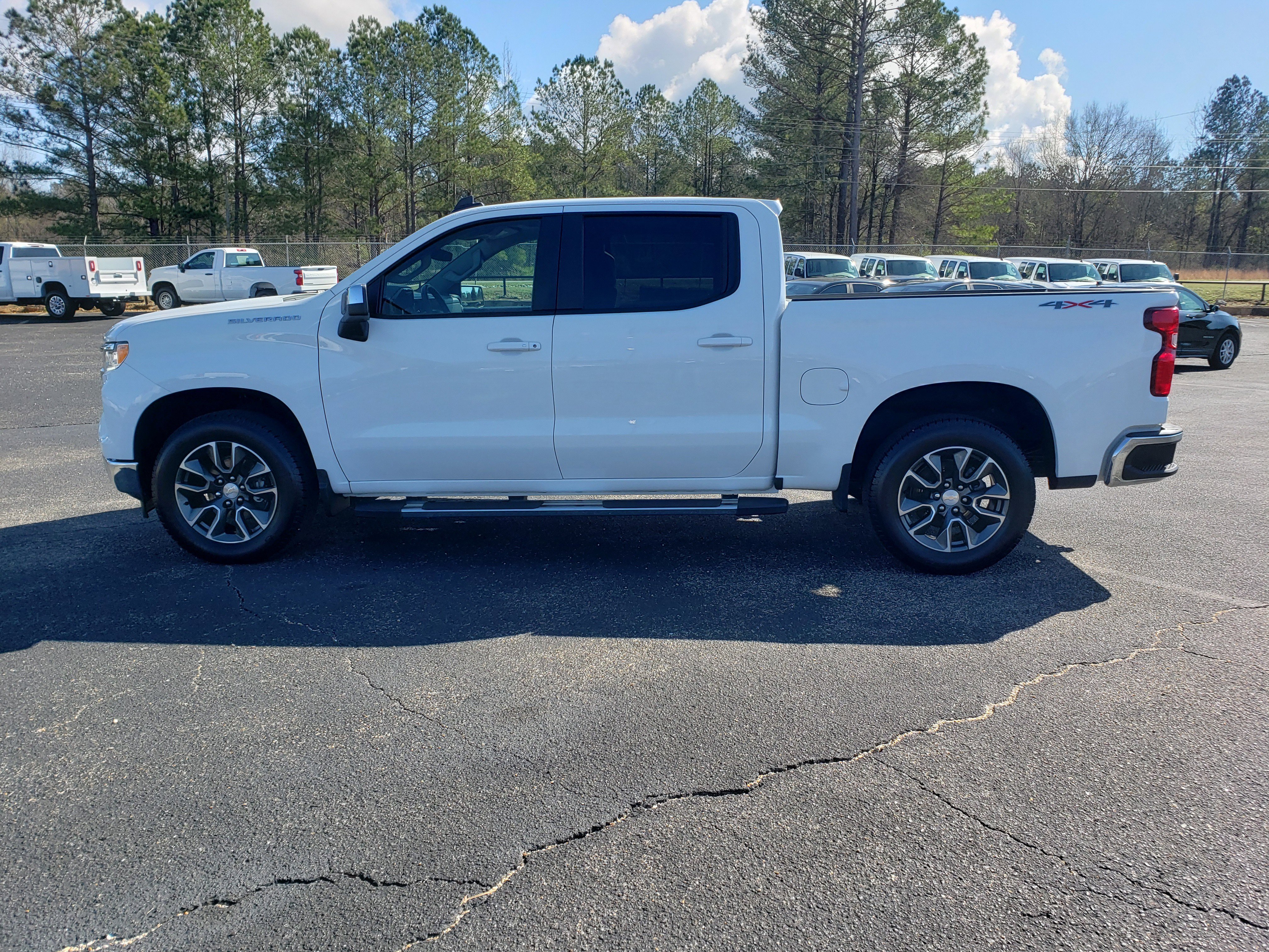 Used 2024 Chevrolet Silverado 1500 LT image 6