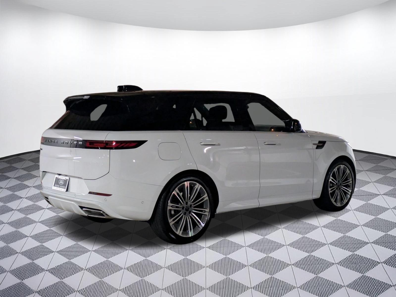 New 2026 Land Rover Range Rover Sport Dynamic SE AWD/4WD image 5